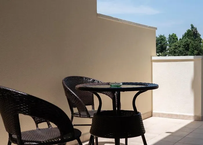 Hotel apartamentowy Catona House