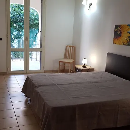 Catona House Aparthotel