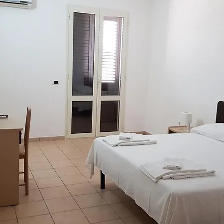 Aparthotel Catona House 4*