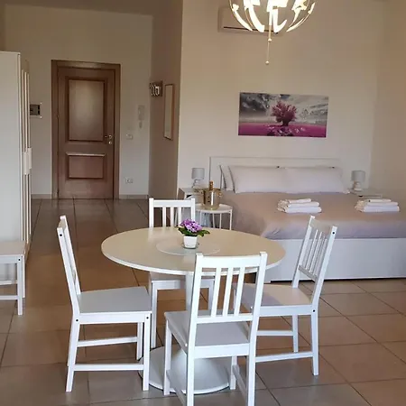 Catona House Aparthotel 4*