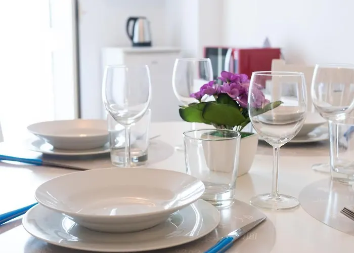 Aparthotel Catona House 3*